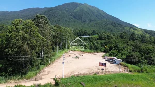 Terreno de 8497m² de frente para a BR-101 na Praia de Fora, Palhoça/SC