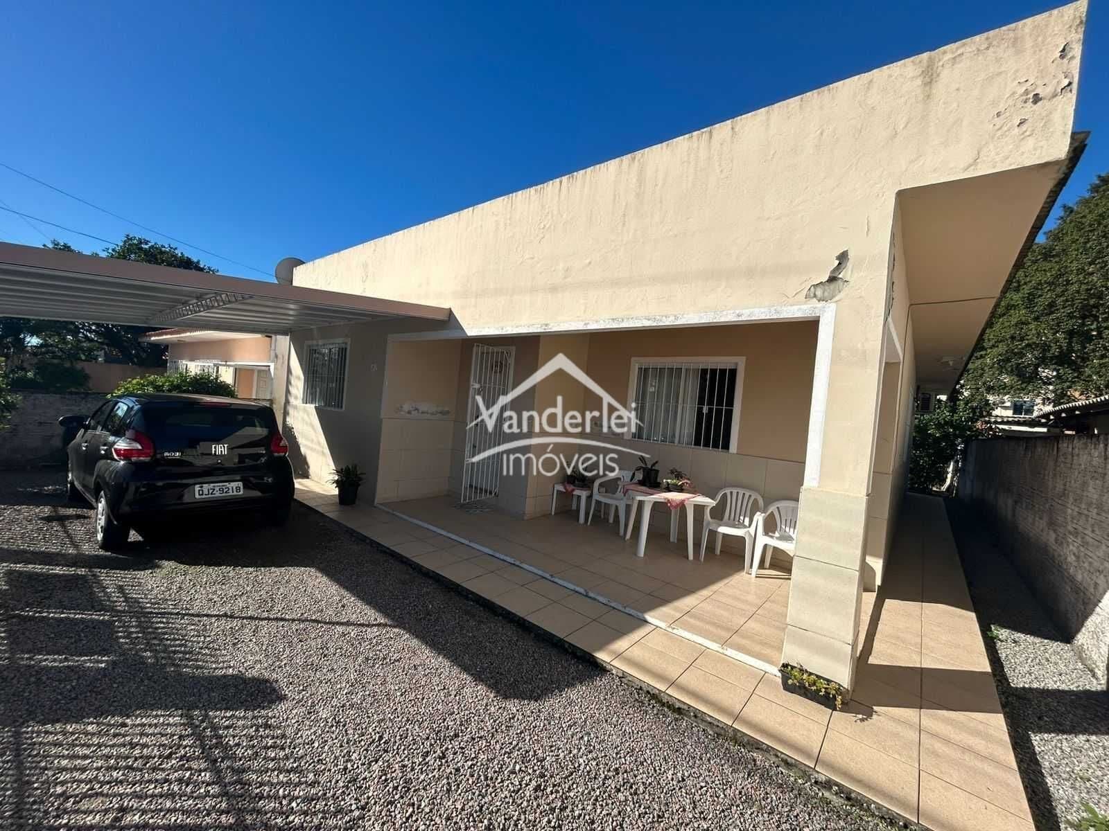 Casa na Barra do Aririu na Palhoça SC.