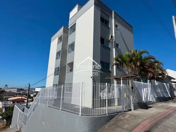 Apartamento ótima localização no bairro Bela Vista em Palhoça-SC
