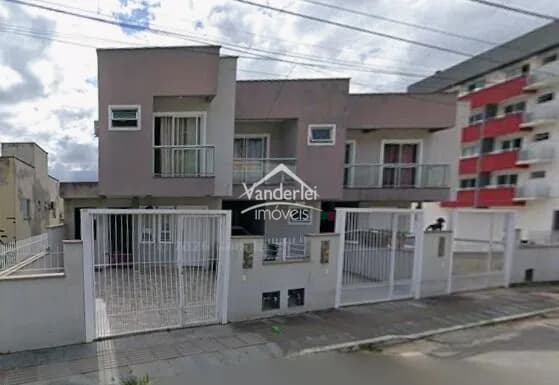 Sobrado Geminado com 03 quartos no bairro Bela Vista em Palhoça - SC