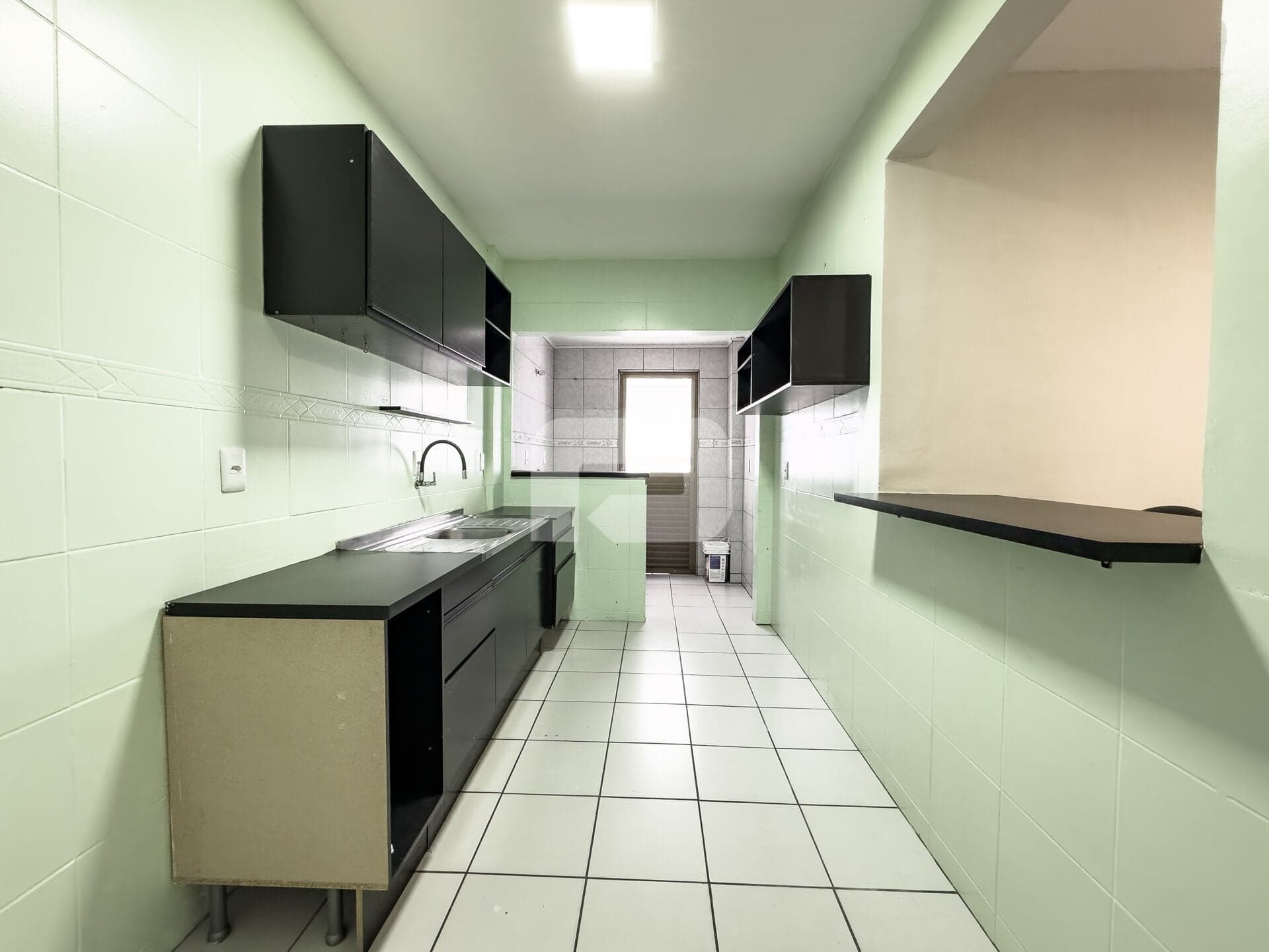 Apartamento com Terraço Privativo para Locação Anual no Centro de Balneário Camboriú