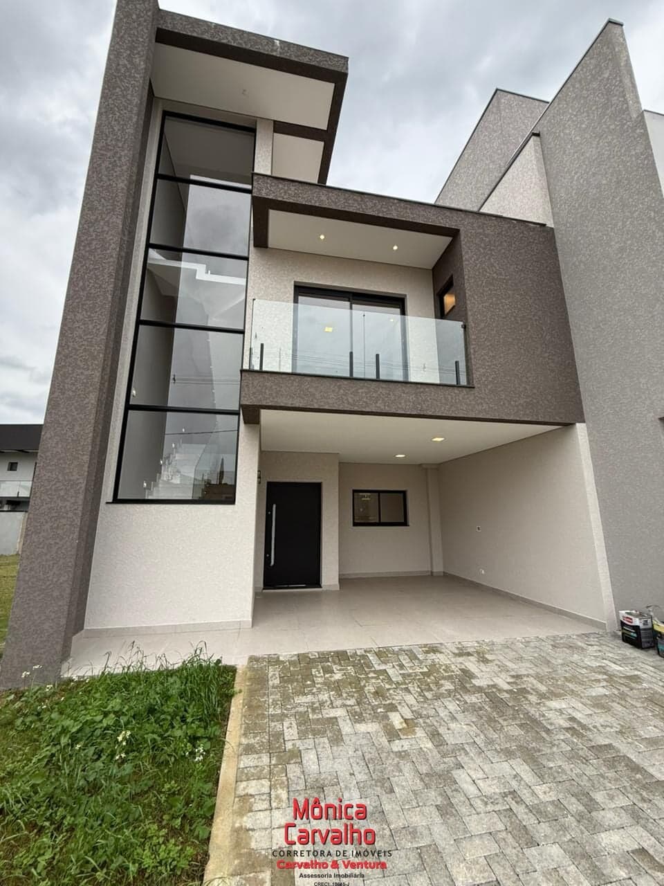 Sobrado em São José dos Pinhais - Costeira