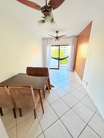 Apartamento amplo com varanda !