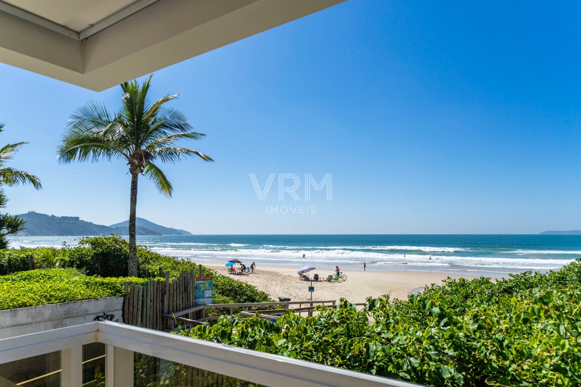 Apartamento Frente Mar de Alto Padrão Na Praia de Mariscal Com 3 Dormitórios