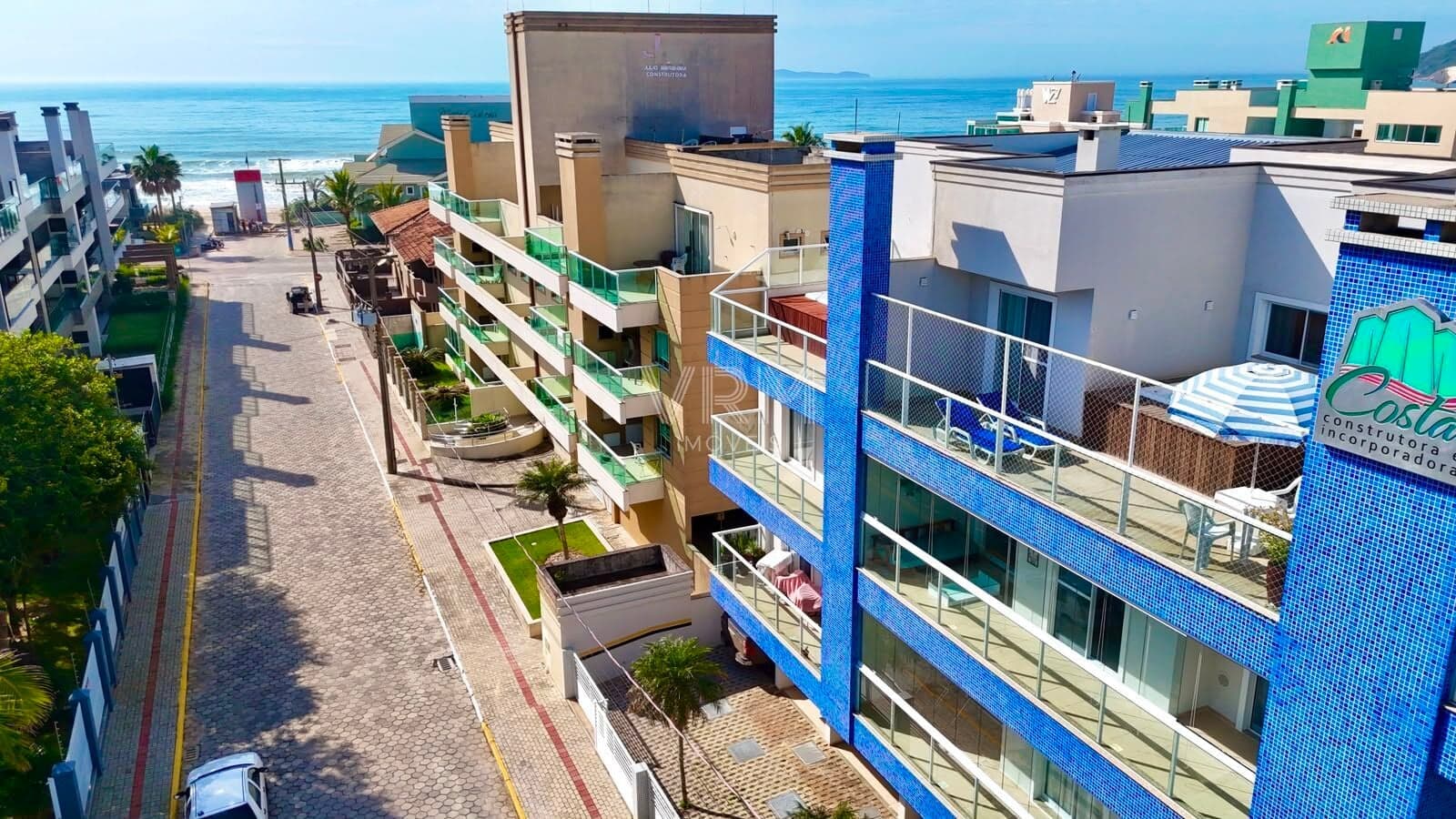 Cobertura Duplex em Canto Grande Pronto Para Uso com 3 Dormitórios e Jacuzzi Bombinhas/SC