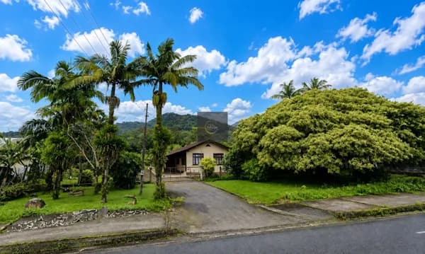 Chácara com 21.196 m², casa e muita área verde na SC-418