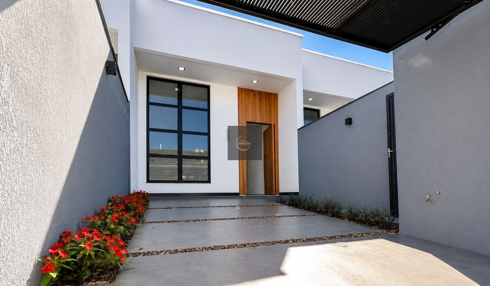 Casa Geminada Térrea com 2 Quartos e Suíte no Iririú – Averbada