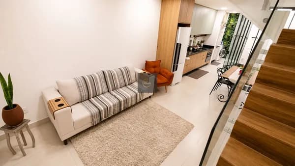 Sobrado geminado semi mobiliado no Santo Antônio – 2 suítes e 84,94 m² privativos
