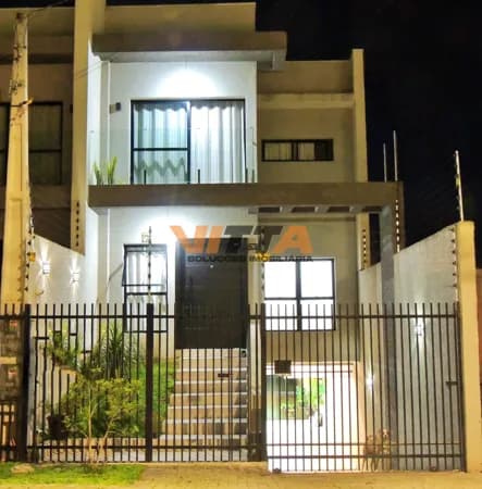 Sobrado Moderno com 3 Quartos (1 Suíte) e Amplo Quintal no Bairro Iguaçu – Araucária