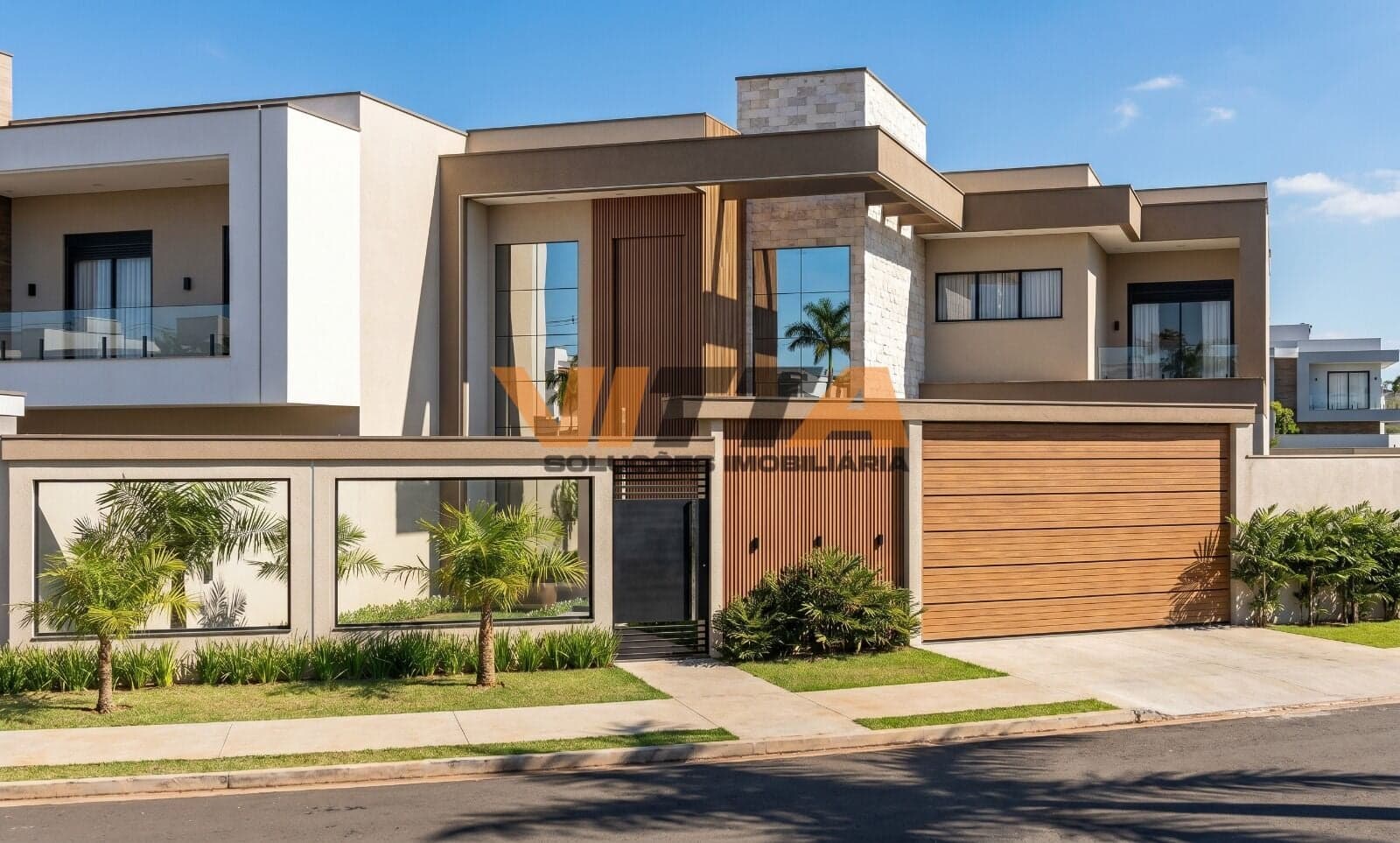 Sobrado à venda 3 Dorms. 3 Suítes, 256 m² - Iguaçu Araucária/PR