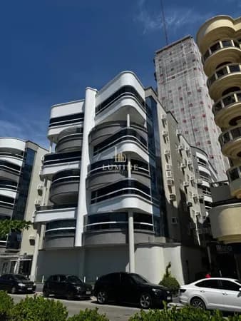 Apartamento em Meia Praia, Itapema/SC