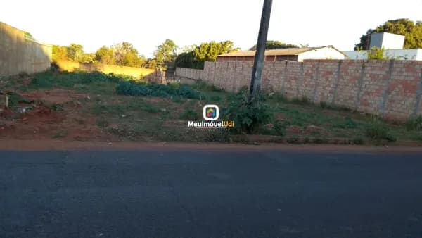 Lote/Terreno em Uberlândia - Morada Nova