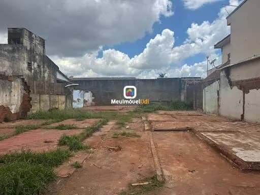 Lote/Terreno em Uberlândia - Brasil