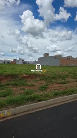 Lote/Terreno em Uberlândia - Laranjeiras