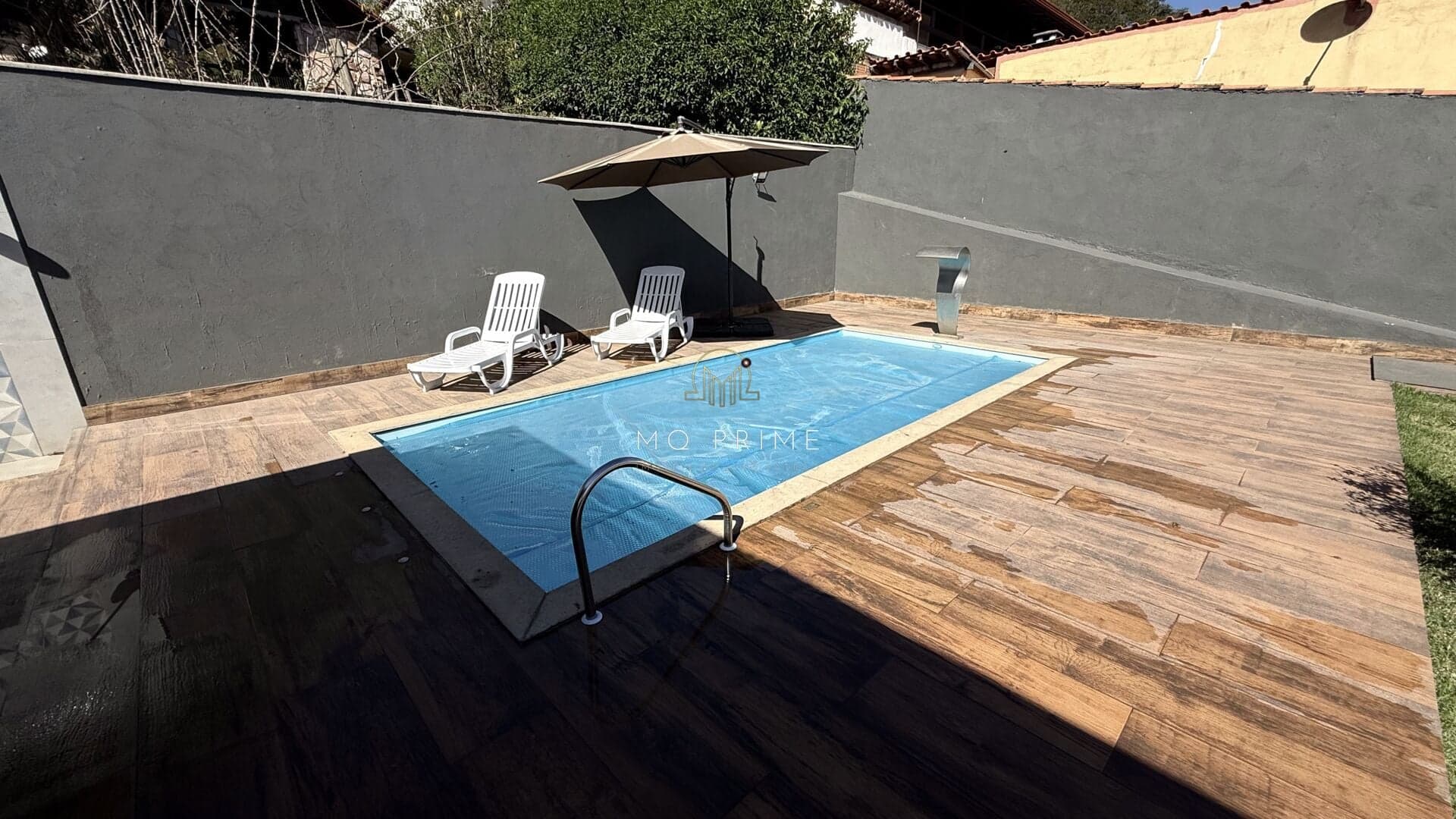 CASA DE 3 QUARTOS COM SUITE NO CONDOMINIO CLUBE DOS 200
