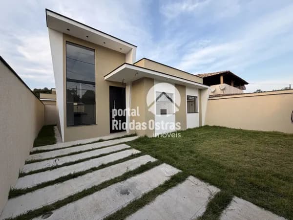 Casa linear independente e não geminada com 3 quartos