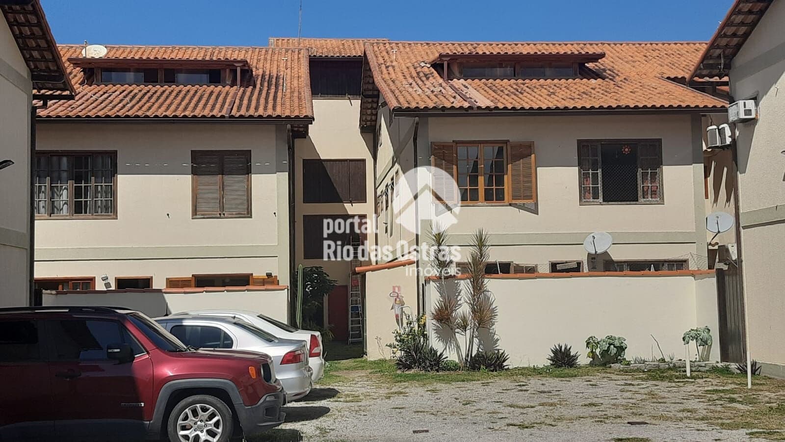 Charme, conforto e a praia a poucos passos de sua nova casa no Péro, Cabo Frio/RJ