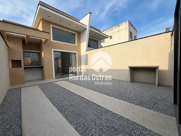 Casa linear com 2 quartos próximo a praia