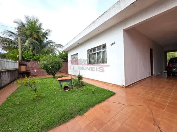 Casa Padrão 2 dormitórios amplo terreno