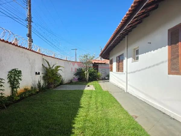 Sobrado a venda em Parque Turístico, Peruíbe/SP 5 quartos sendo 4 suites