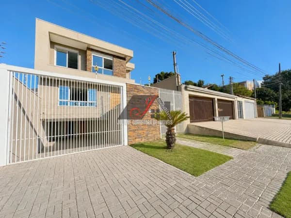 Casa Alto Padrão à venda no bairro Portão em Curitiba.