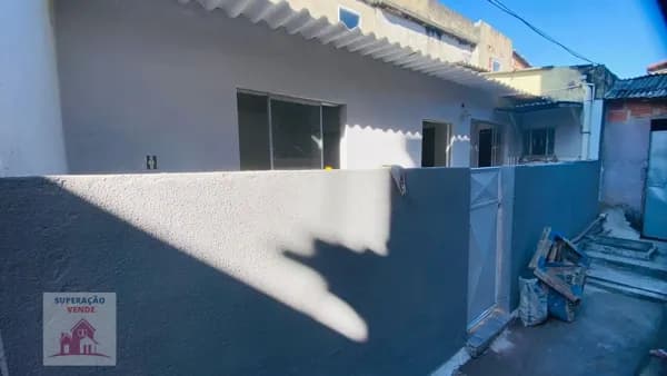Linda casa de vila em Trindade - SG.