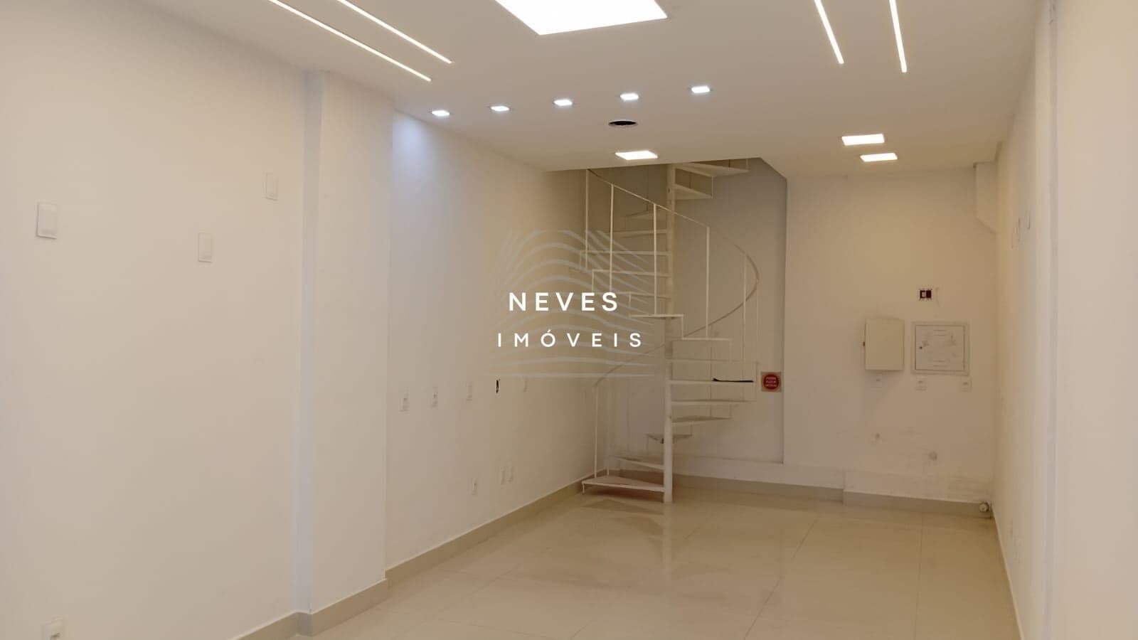 LOCAÇÃO COMERCIAL SALA AV.BRASIL PRÓX RUA 1500.