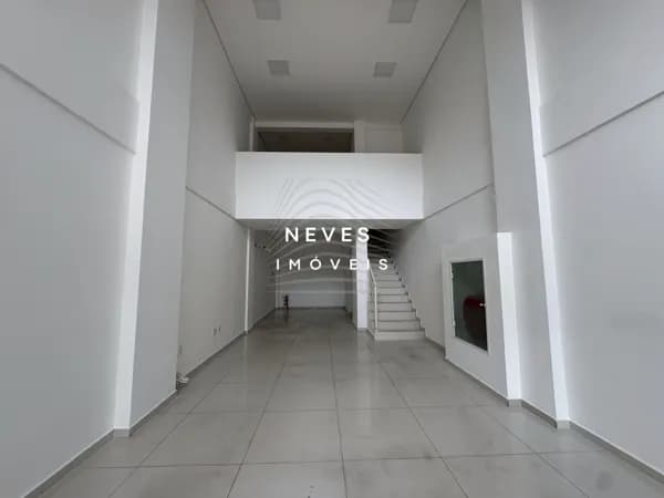 SALA COMERCIAL TÉRREA EM BC NO CENTRO COM 83M²