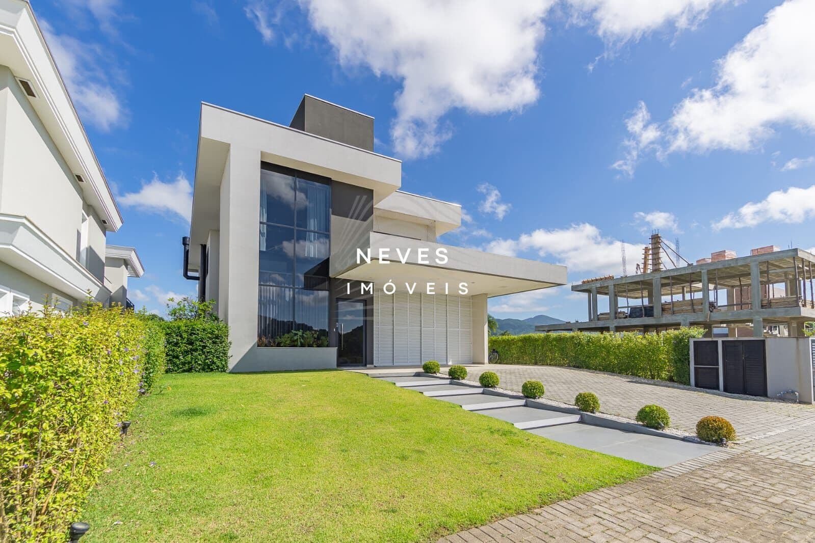 CASA DE ALTO PADRÃO – RESERVA CAMBORIÚ YACHT & GOLF CLUBE