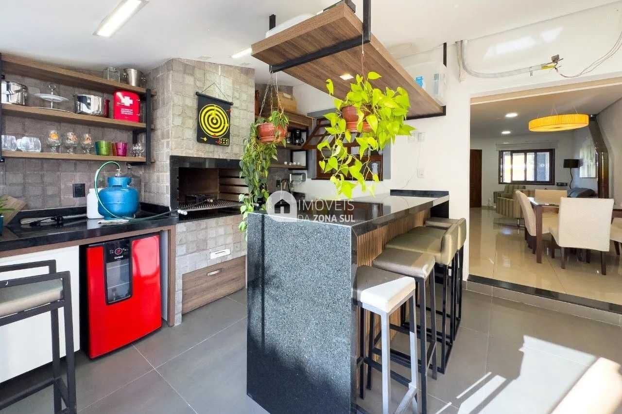Sobrado em Porto Alegre - Hípica