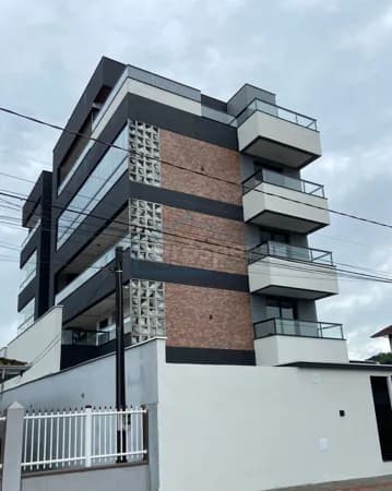 Apartamento com 3 quartos sendo 1 suíte, espaço giardino, excelente localização.