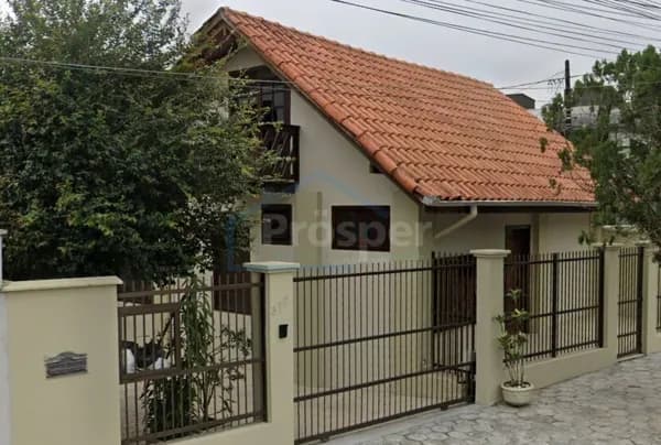 Sobrado com 3 suítes no Saguaçu, Joinville/SC