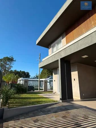 Sobrado de esquina em Capão da Canoa
