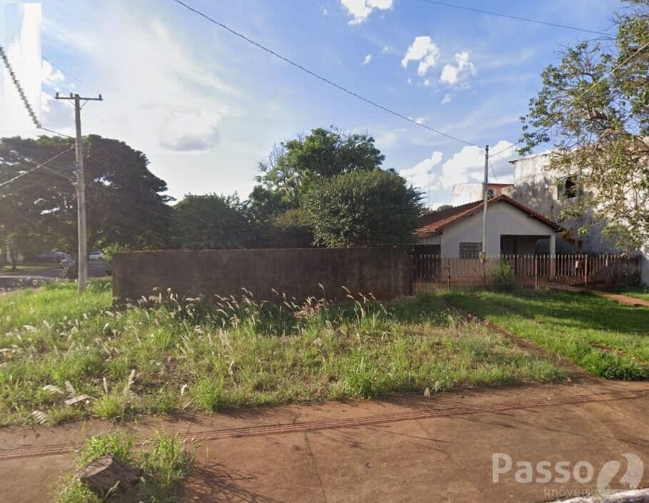 VENDE-SE - IMOVEL COMERCIAL DE ESQUINA