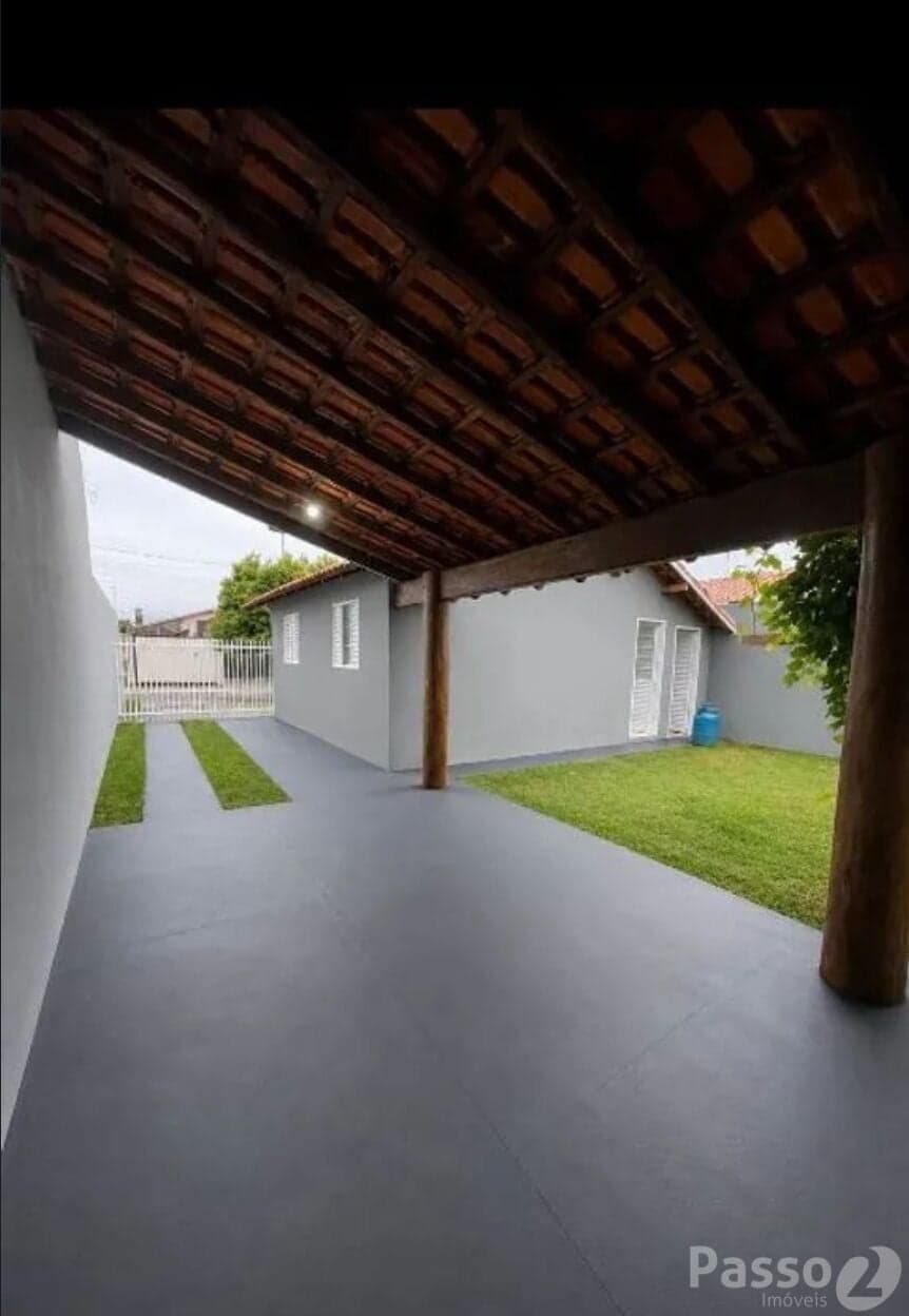 VENDE-SE - CASA COM 2 DORMITORIOS