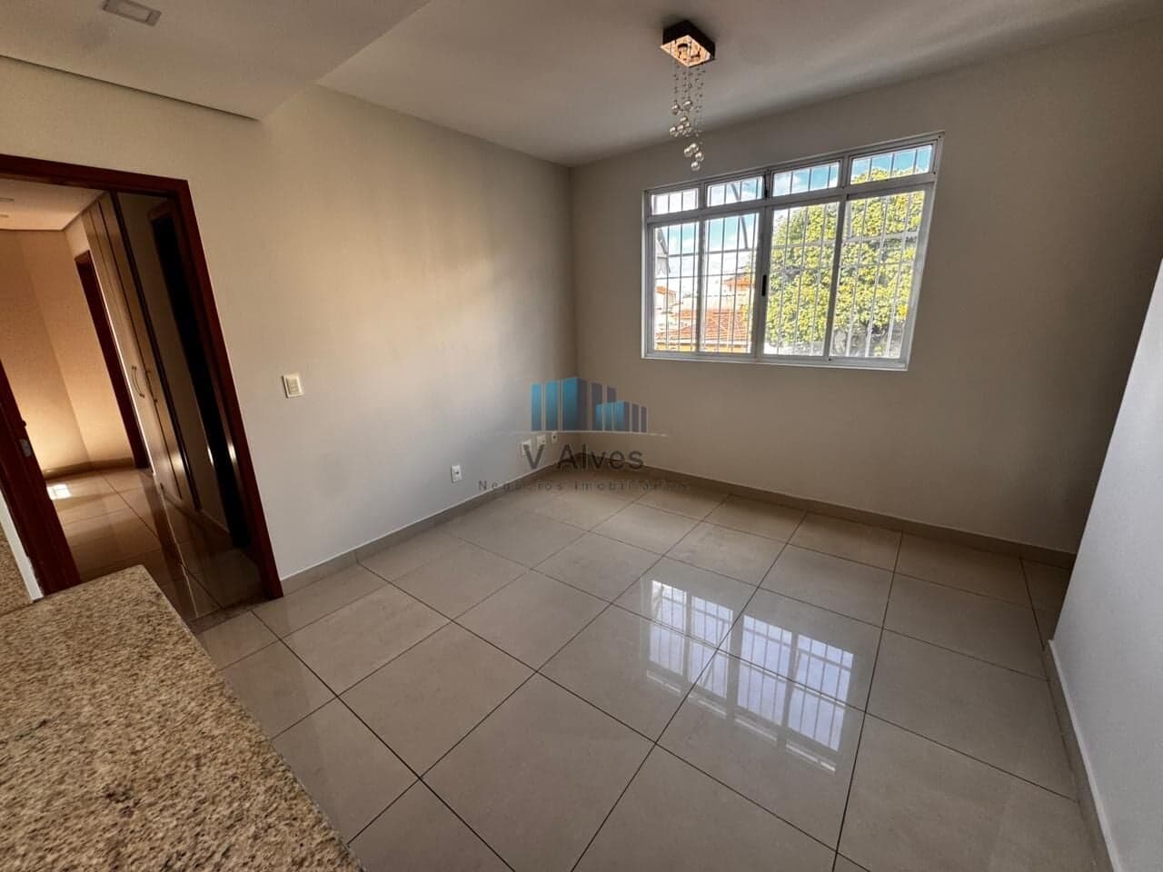Apartamento com 3 quartos sendo 01 suíte, 2 vagas. À venda, no bairro Colégio Batista!