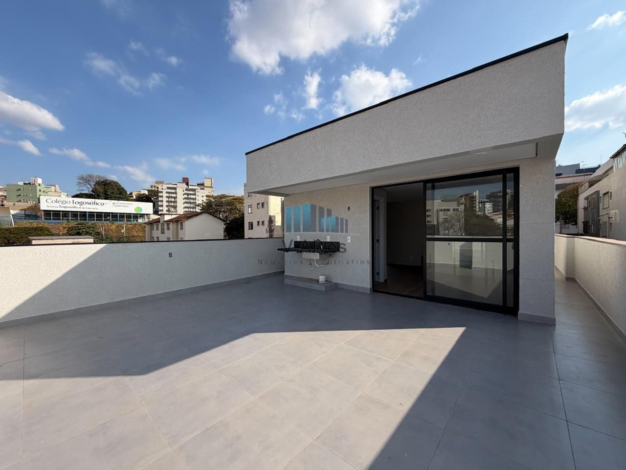 Cobertura 3 quartos,2 vagas. À venda, no bairro Cidade Nova!