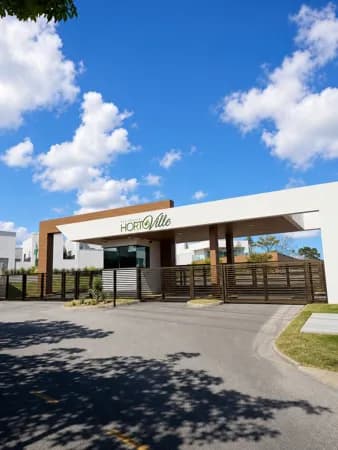 Casa nova com 4 suítes e piscina no Condomínio HortoVille