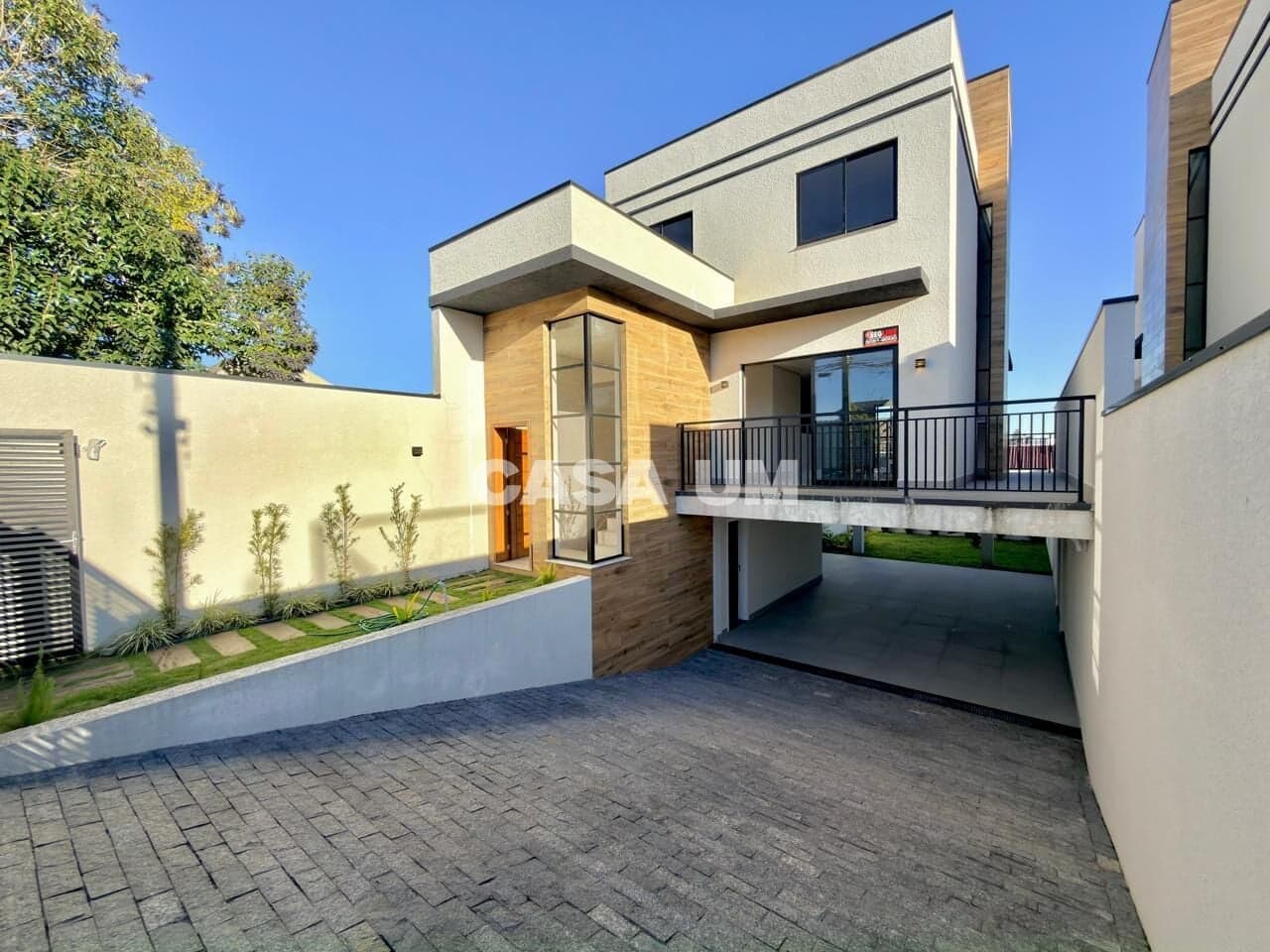 Sobrado em São José dos Pinhais - Cruzeiro