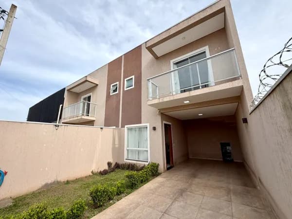 Sobrado em São José dos Pinhais - Barro Preto