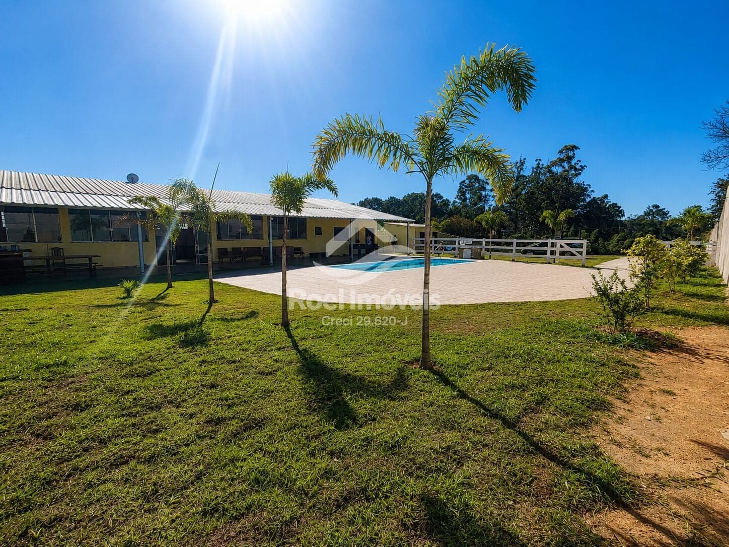 Chácara em Sorocaba — 2.010 m², piscina, salão de festas e área gourmet com forno a lenha