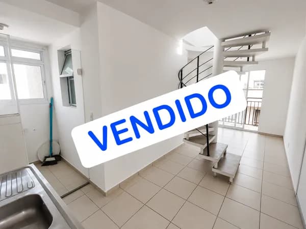 Cobertura à venda no jardim Maria Eugênia próximo ao shopping Cidade - Sorocaba 2 dormitórios