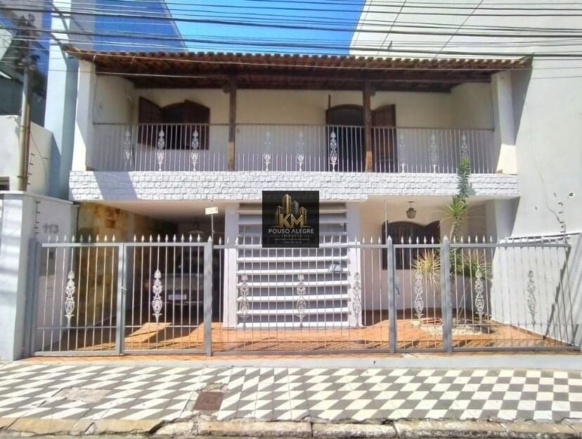 Casa à venda no Centro de Pouso Alegre- R$1.600.000,00