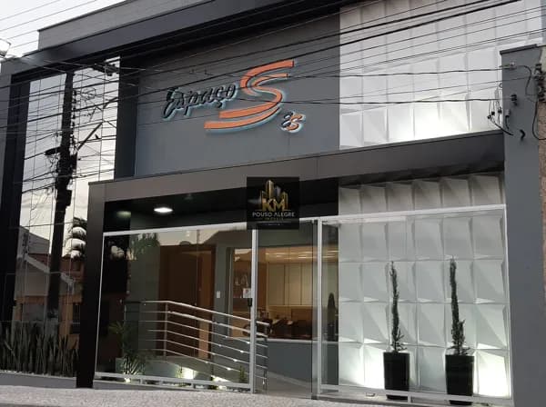 Sala Comercial no Centro Disponível para Locação