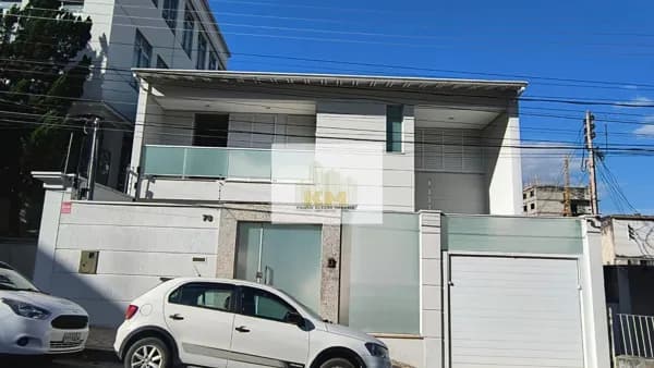 Casa Alto Padrão em Centro, Pouso Alegre/MG