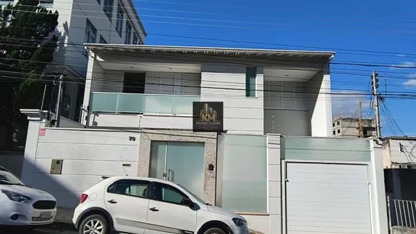Casa Alto Padrão em Centro, Pouso Alegre/MG