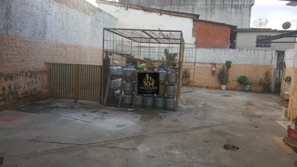 Ponto Comercial Comércio R$ 160.000,00