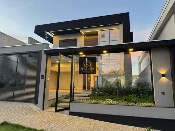 Belíssima Casa à venda no Austúrias - R$1.920.000,00