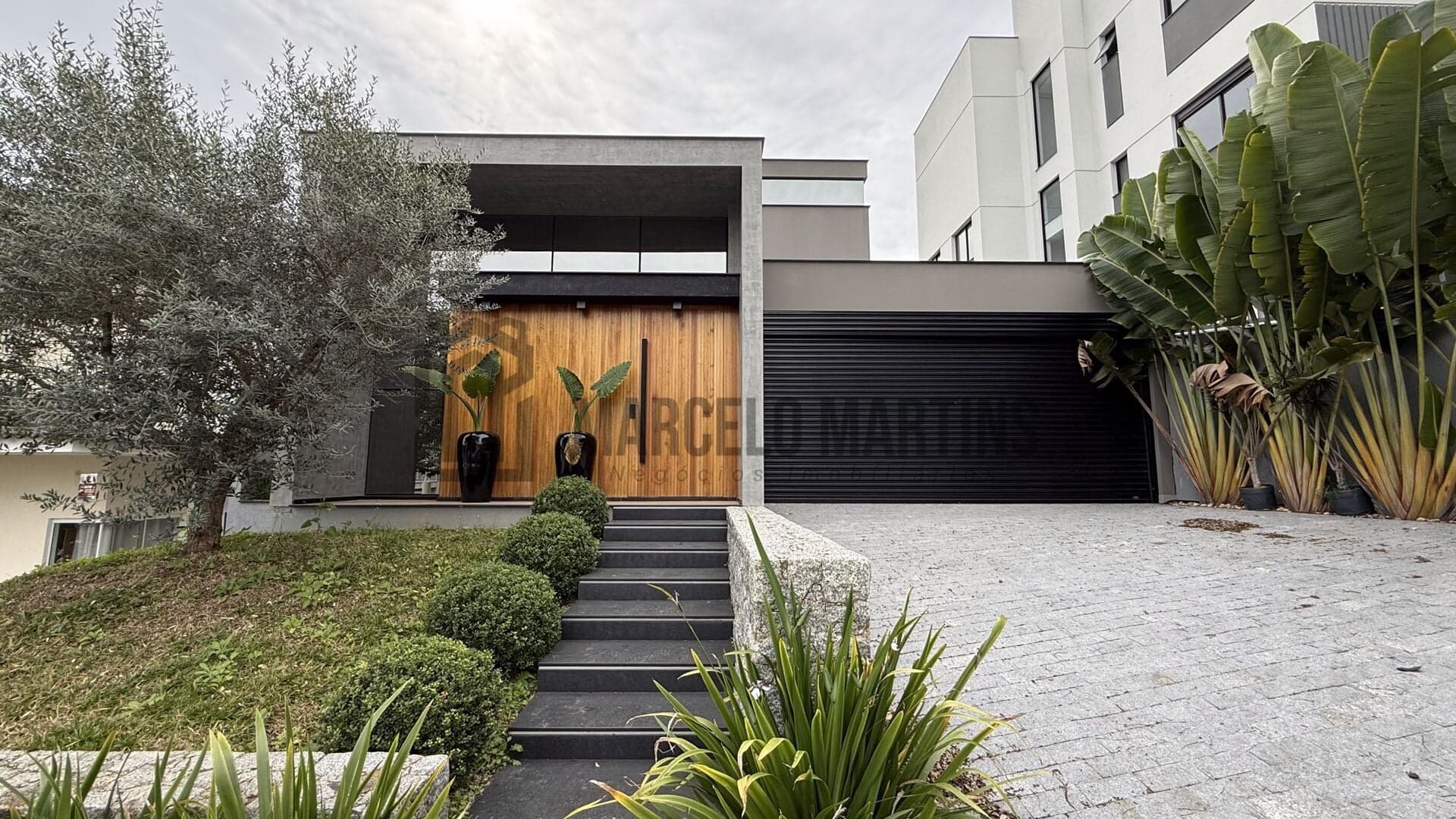 Casa com Piscina e 3 Dormitórios à Venda na Pedra Branca | Palhoça/SC
