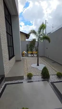 Casa com 4/4 com piscina e garagem coberta pra 4 carrosno Anápolis City
